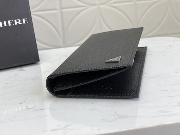 プラダ財布コピー側面デザイン